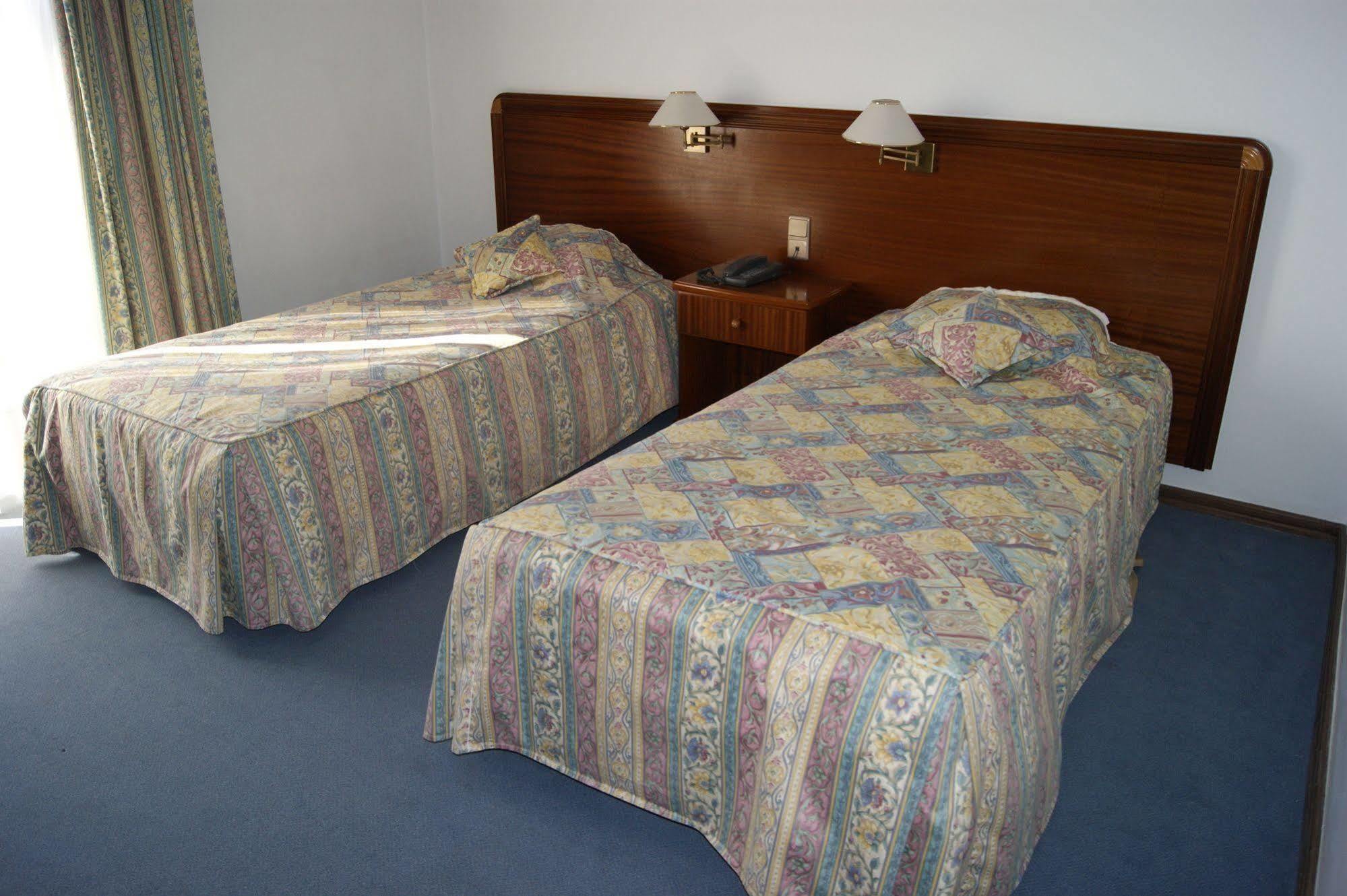 Hotel Comendador Bombarral Luaran gambar