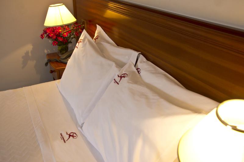 Hotel Comendador Bombarral Luaran gambar